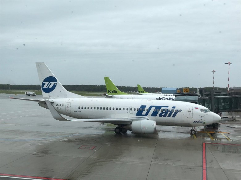 Самолёт боинг 737-400 ютэйр