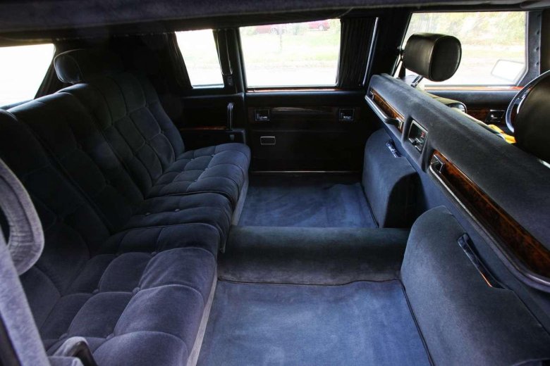 Cadillac fleetwood limousine 1980