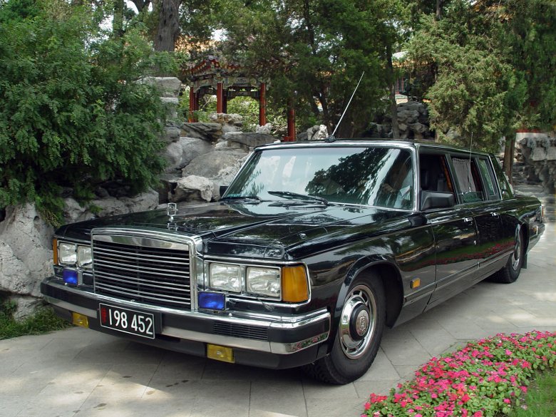 Автомобиль зил правительственный