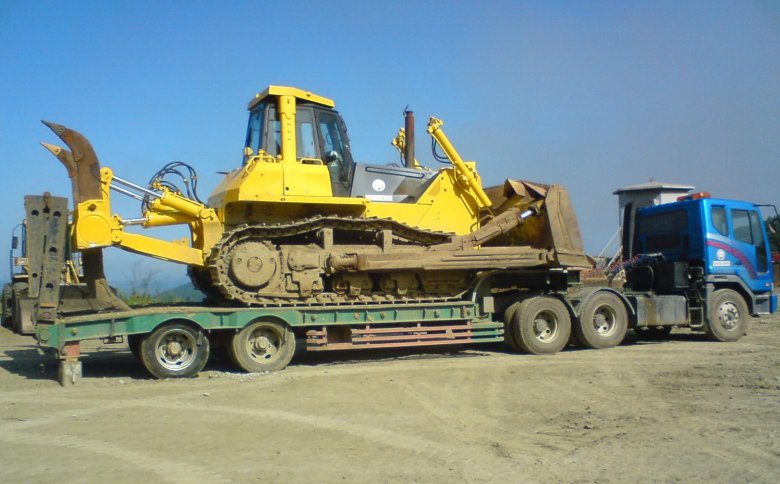 Бульдозер на трале