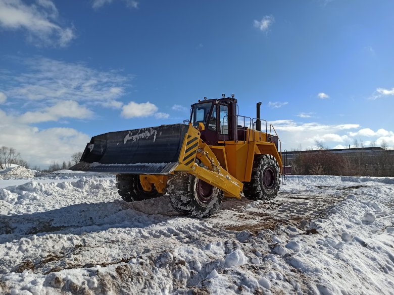 Колесный бульдозер четра