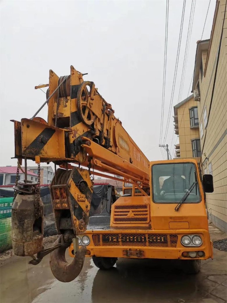 Автокран като 25 тонн