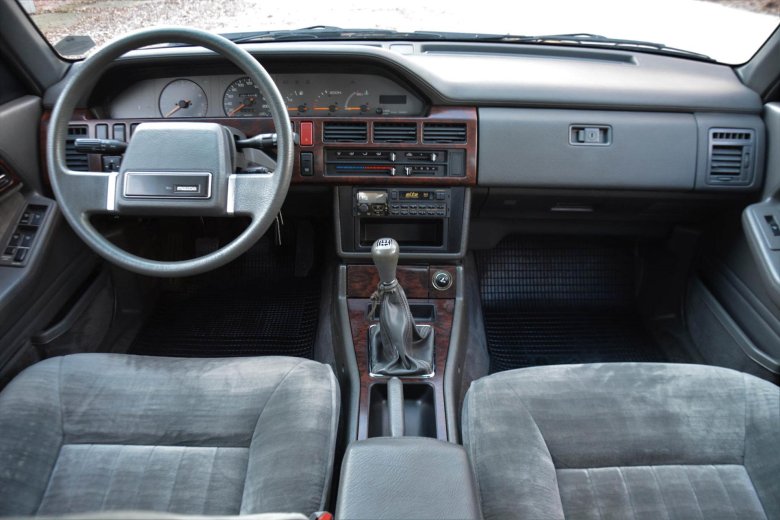 Мазда 929 салон