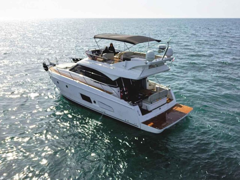 Яхта prestige x60