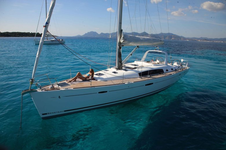 Яхта beneteau 50