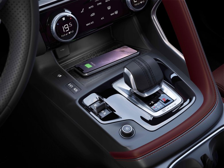 Беспроводная зарядка ягуар e-pace