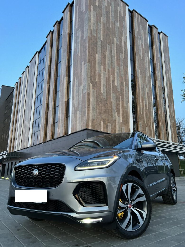 Ягуар е пейс