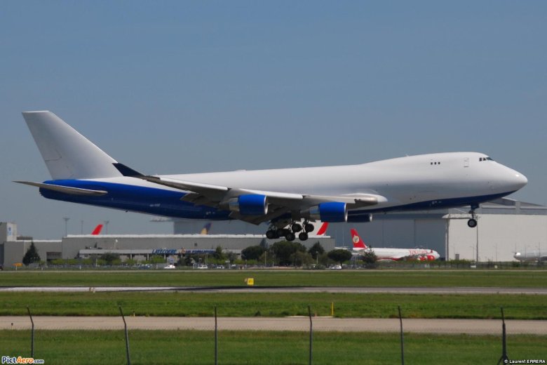 Боинг 747 грузовой