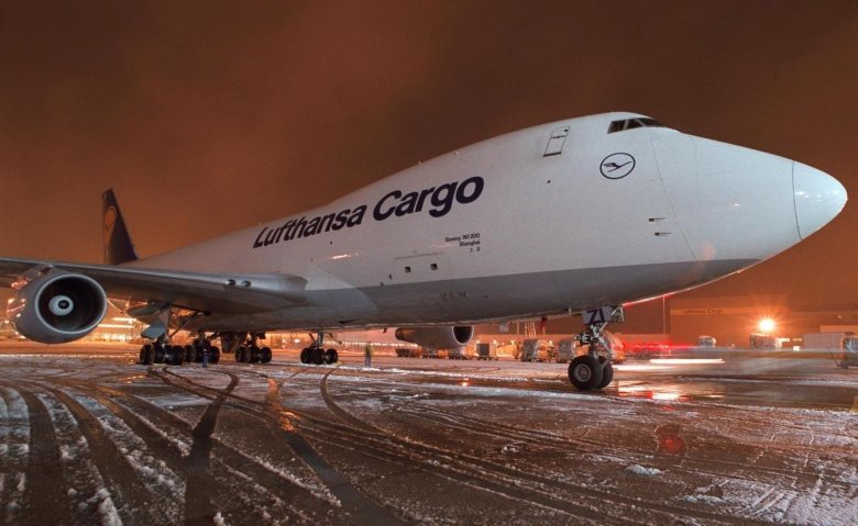 Грузовой боинг 747