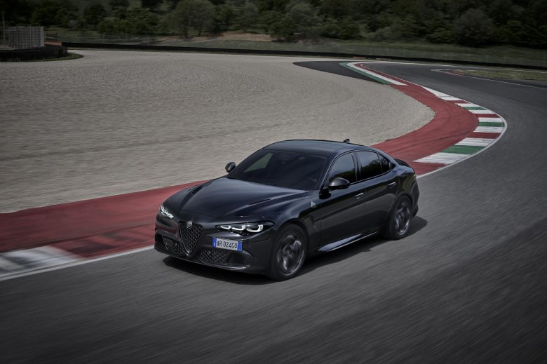 New alfa romeo giulia 2023