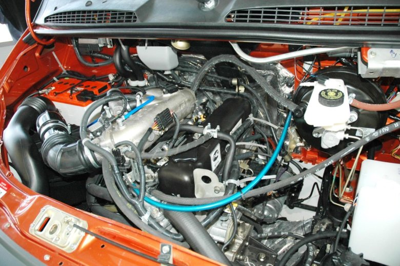 Моторный отсек газель 4216