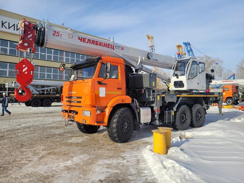 Автокран челябинец 25 тонн на базе урал
