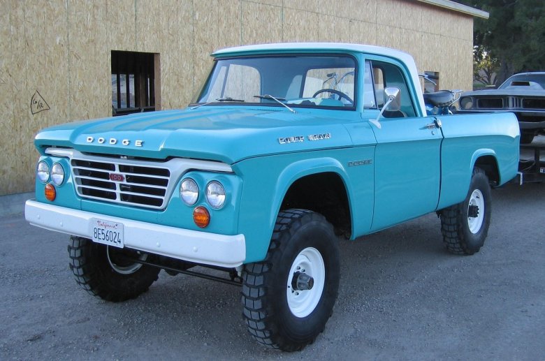 Dodge power wagon w100