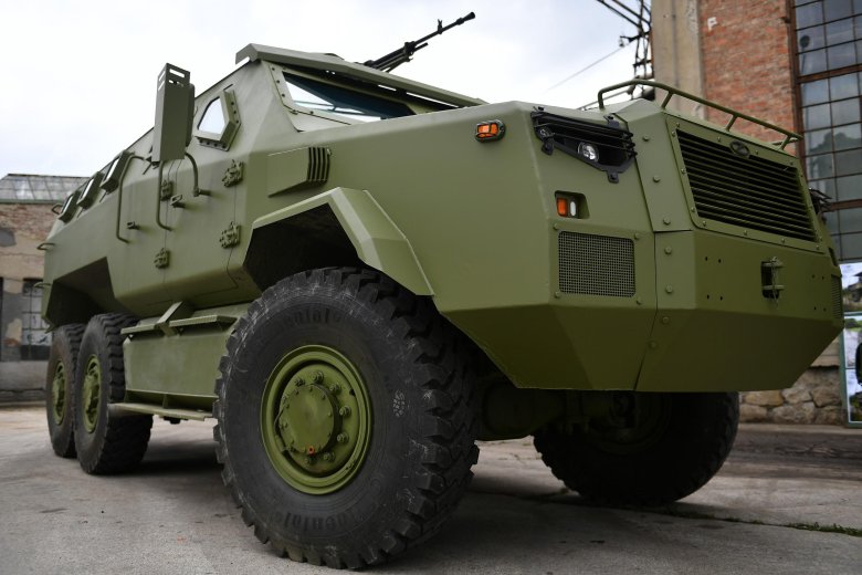 Сербская бронированная машина м-20 mrap 6x6
