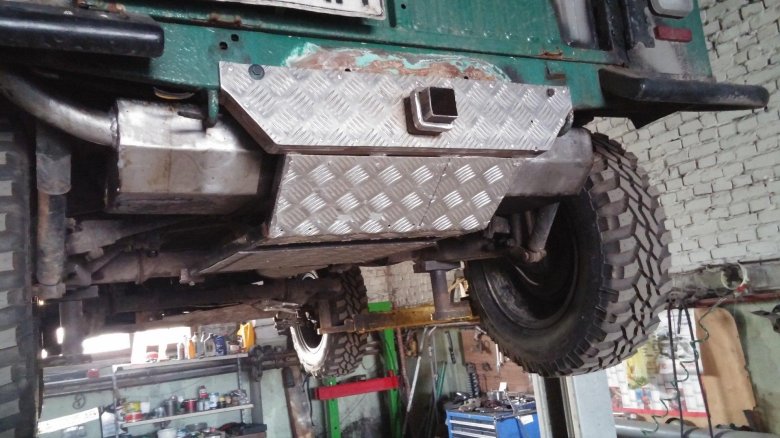 Задний силовой бампер на уаз 469