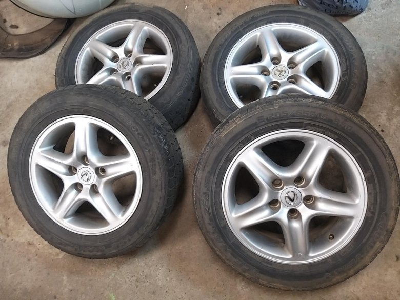 Литье тойота виш r16