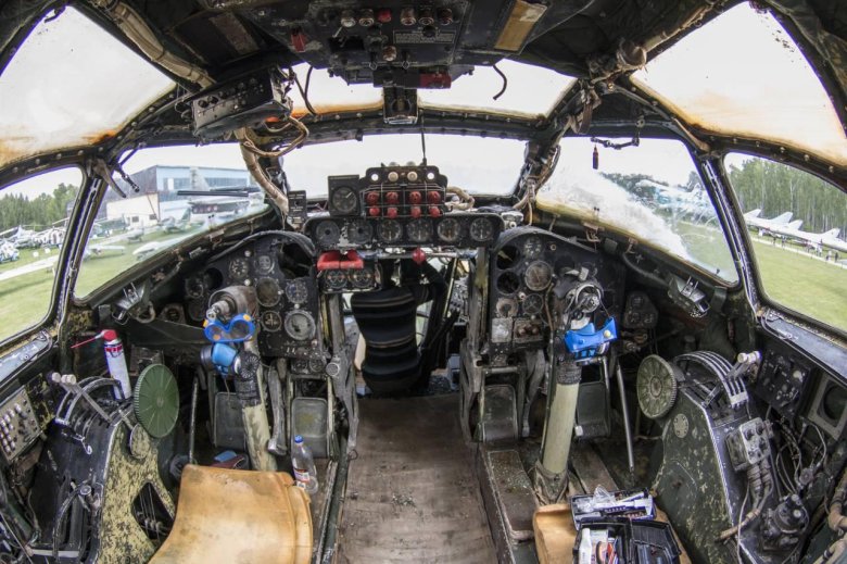 Ту 95 кабина