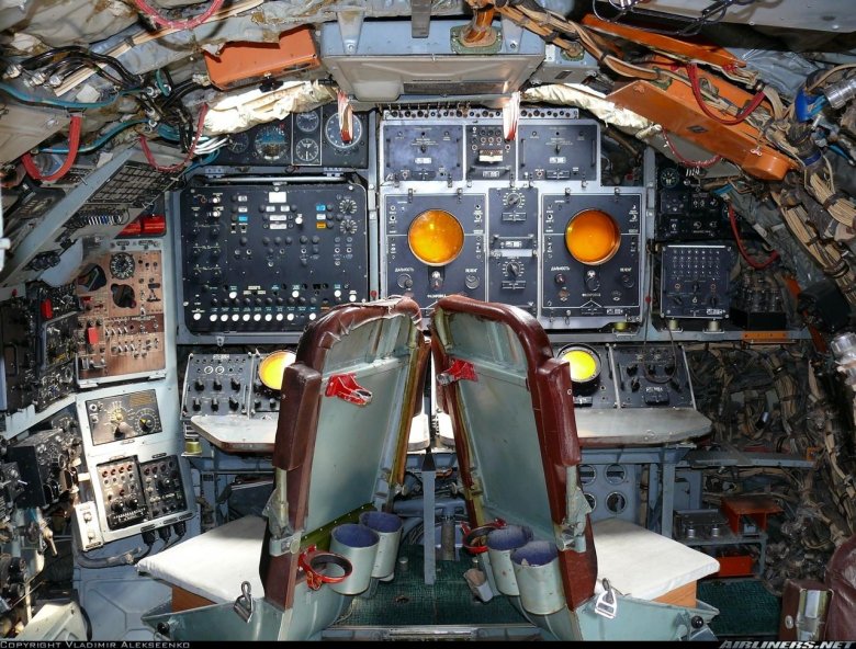 Ил-38н кабина