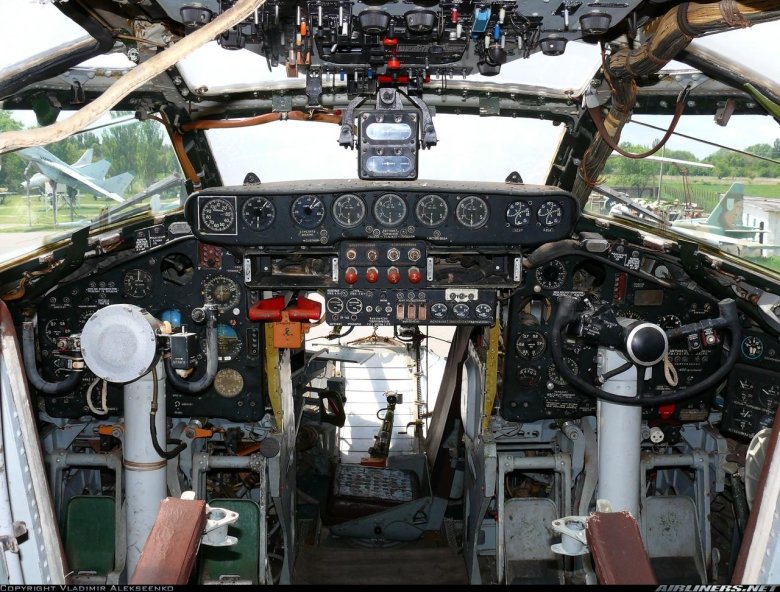Ту-142 кабина экипажа