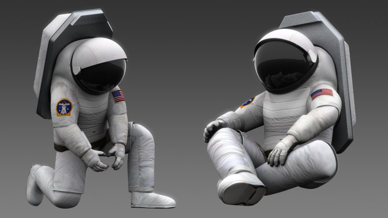 Фигурка космонавта в скафандре