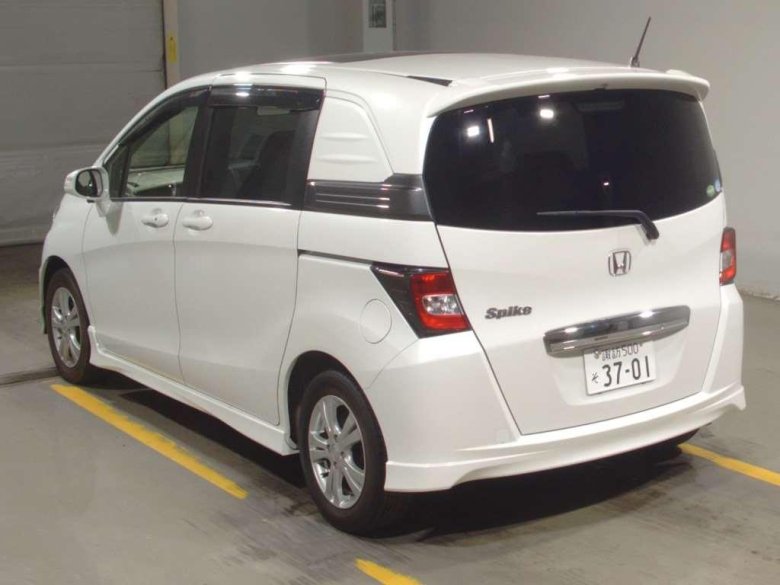 Honda freed spike 2012