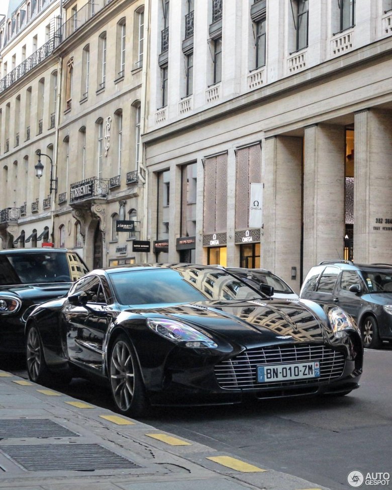 Aston martin one 77