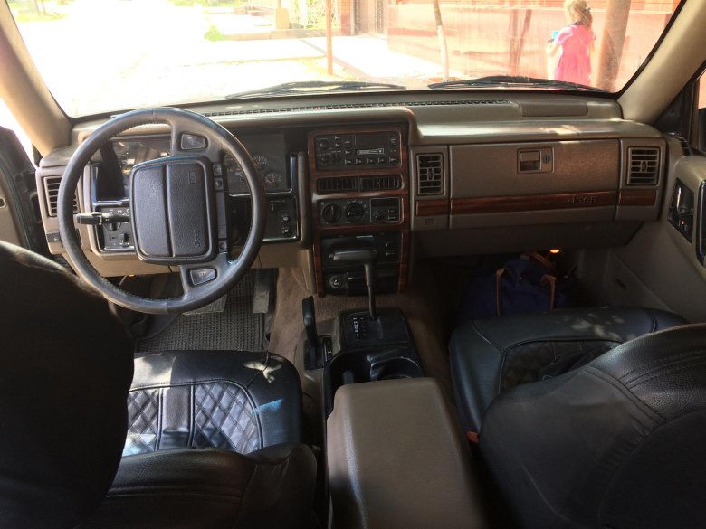 Jeep cherokee 1995 салон