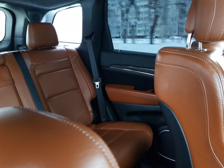 Jeep grand cherokee wk2 салон