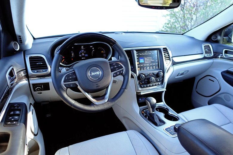 Jeep grand cherokee interior