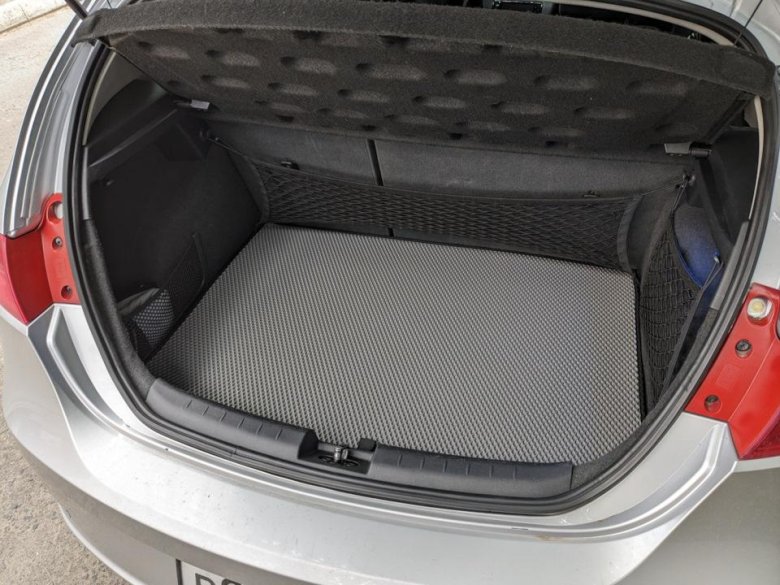 Hyundai solaris hatchback багажник