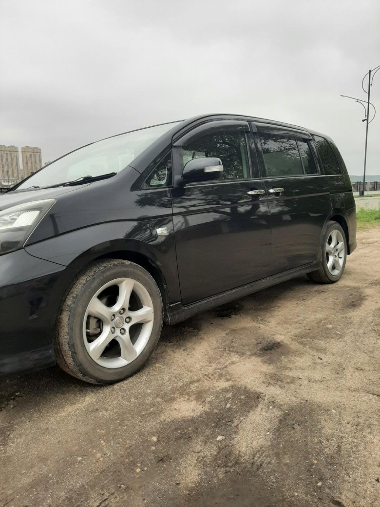 Тойота исис диски