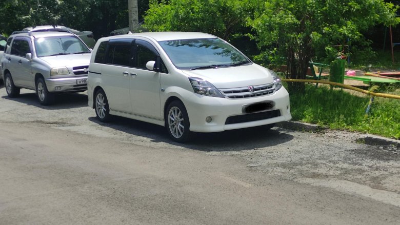 Исис тойота