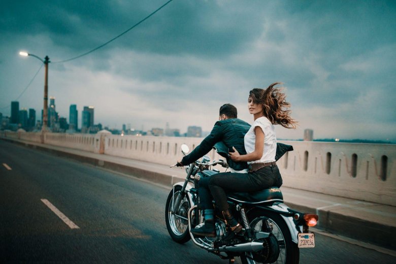 Мотоцикл девушка