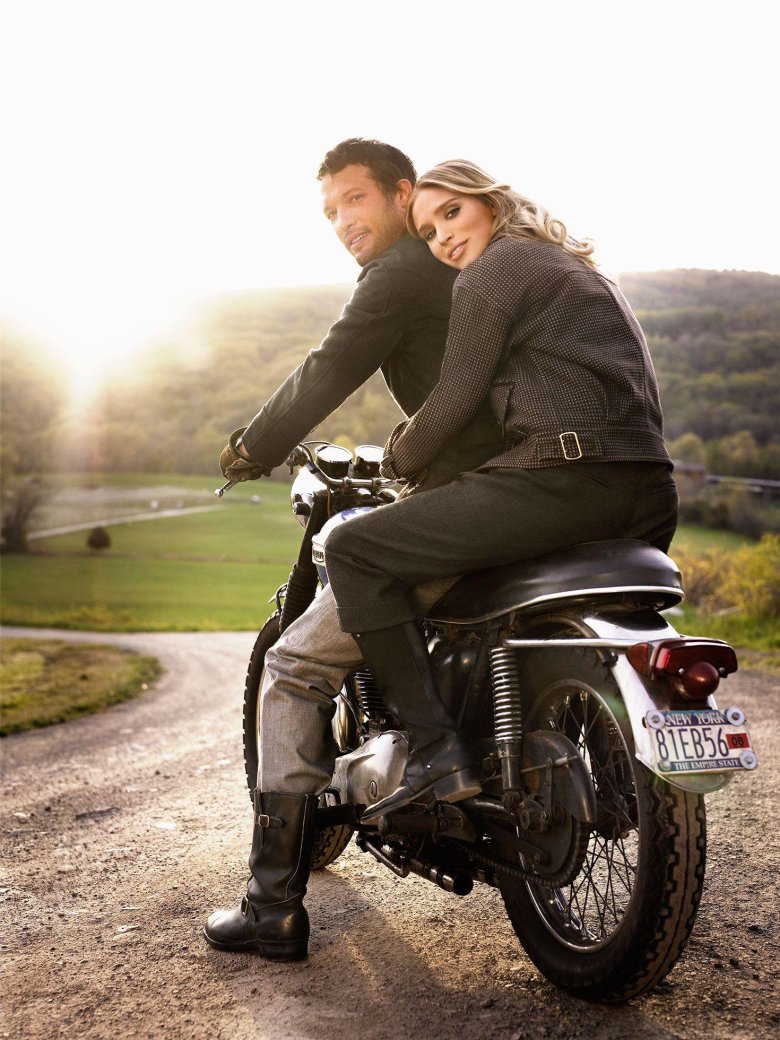 Фотосессия на мотоцикле пара