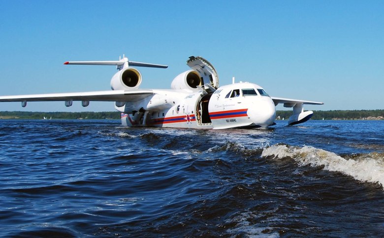 Самолет амфибия бе 200
