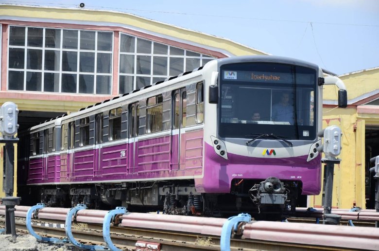 Вагоны метро баку