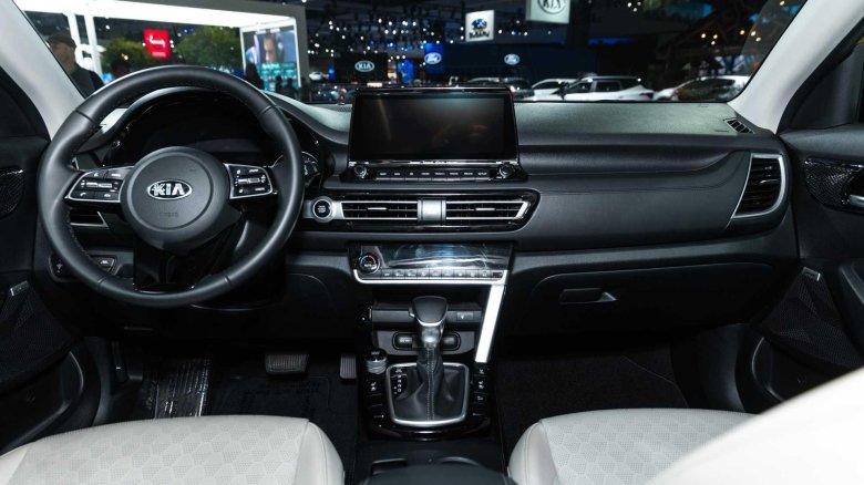 Киа селтос салон