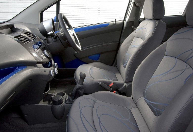 Chevrolet spark 2011 салон
