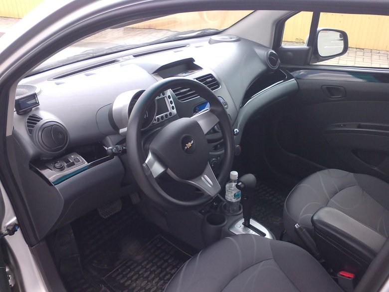 Подлокотник chevrolet spark m300