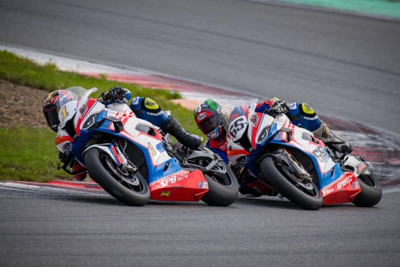 Спортивные мотоцикл