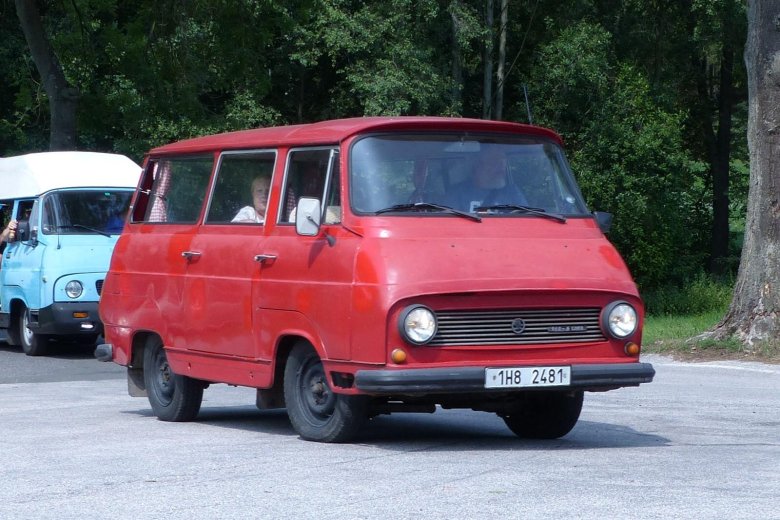 Микроавтобус шкода 1203