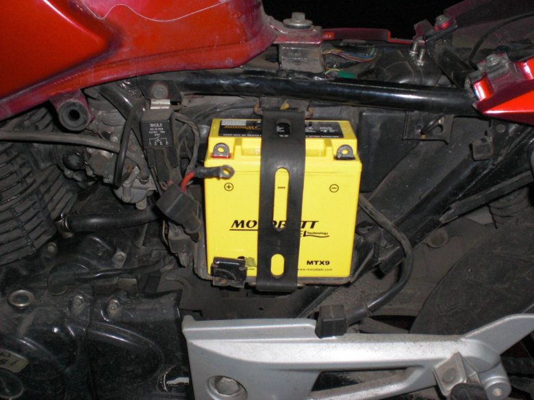 Bajaj pulsar 180 аккумулятор