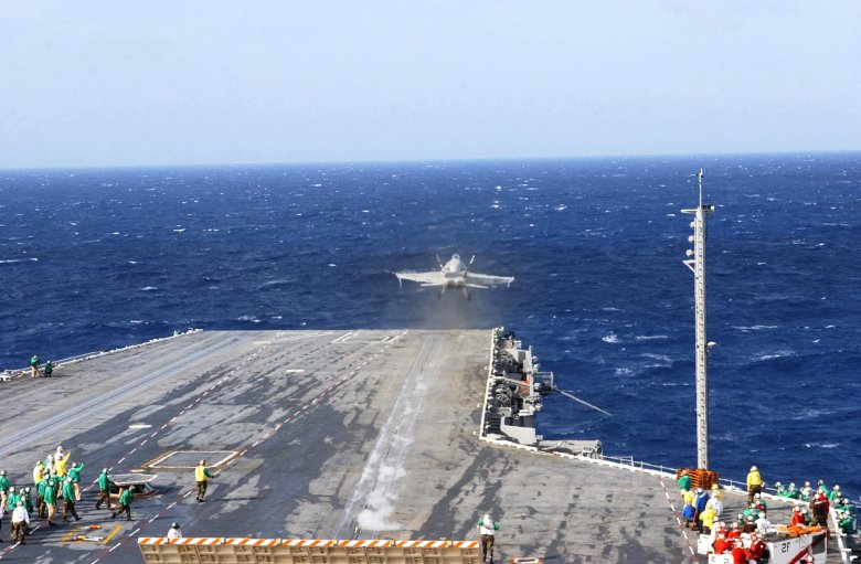 Палуба авианосца