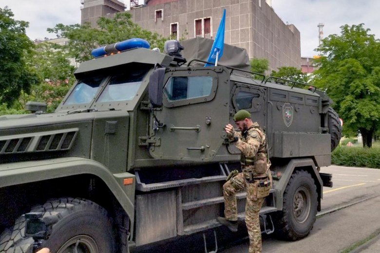 Броневик патруль