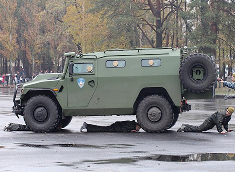 Тигр бронеавтомобиль