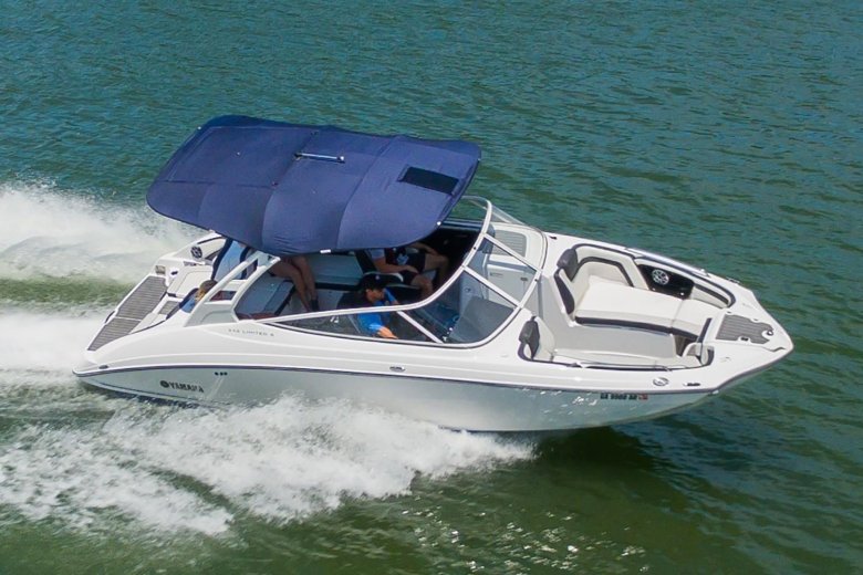 Лодка ямаха