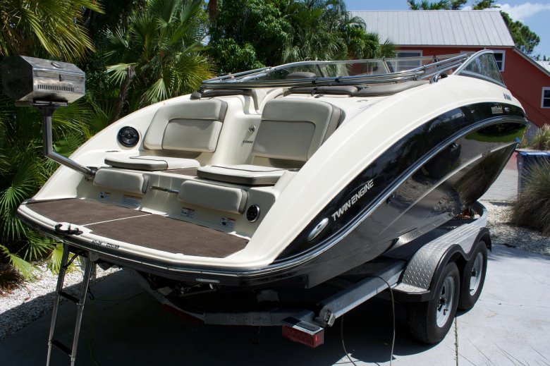 Yamaha 242 limited s