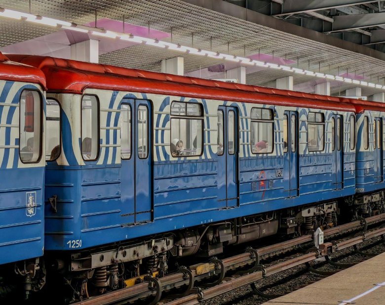 Метро вагон