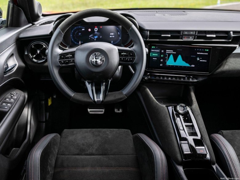 Альфа ромео салон