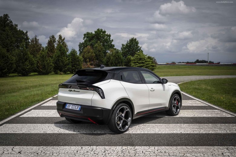 Alfa romeo junior 2024